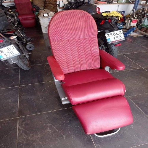 Captain Chair